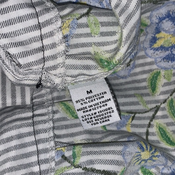 Emma & Michelle Striped Dress with Tie back and floral detailing (M) - Picture 4 of 6